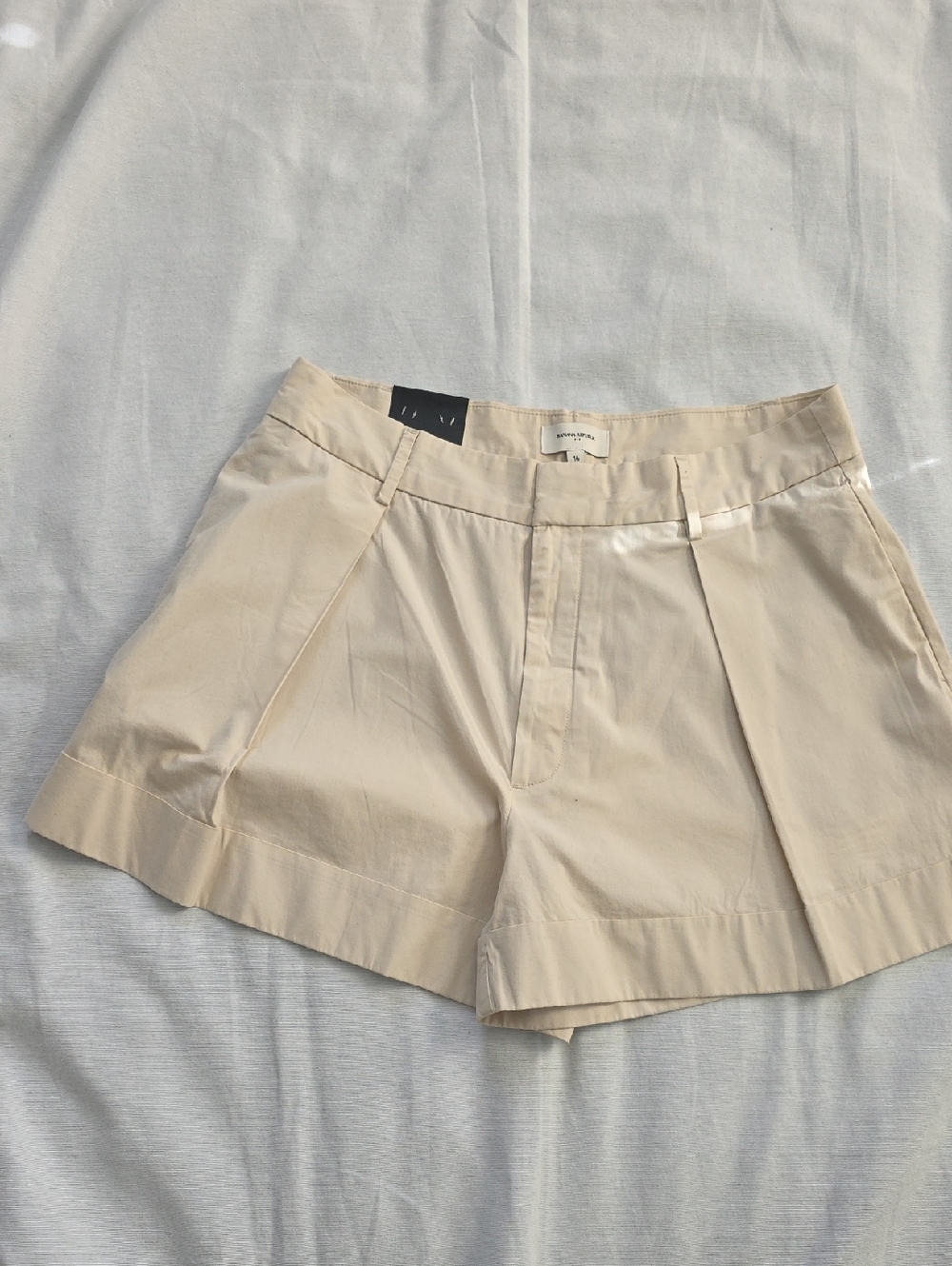 Banana Republic Pleated Khaki Shorts with Pockets, Size 16